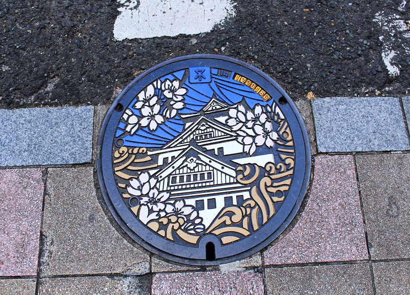 Osaka City Cherry Blossoms And The Castle Keep manhole