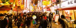 夜の道頓堀はネオンが美しい