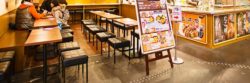 Japan Osaka Takoyaki Dotonbori Kukuru 大阪たこ焼きミュージアムのたこ焼き店 たこ家 道頓堀 くくるの店内