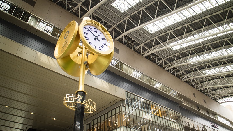 JR大阪駅の時空（とき）の広場にある金時計