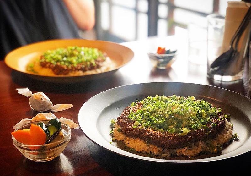 Japanese style keema curry at OXYMORON in Kitahama, Osaka almost looks like okonomiyaki