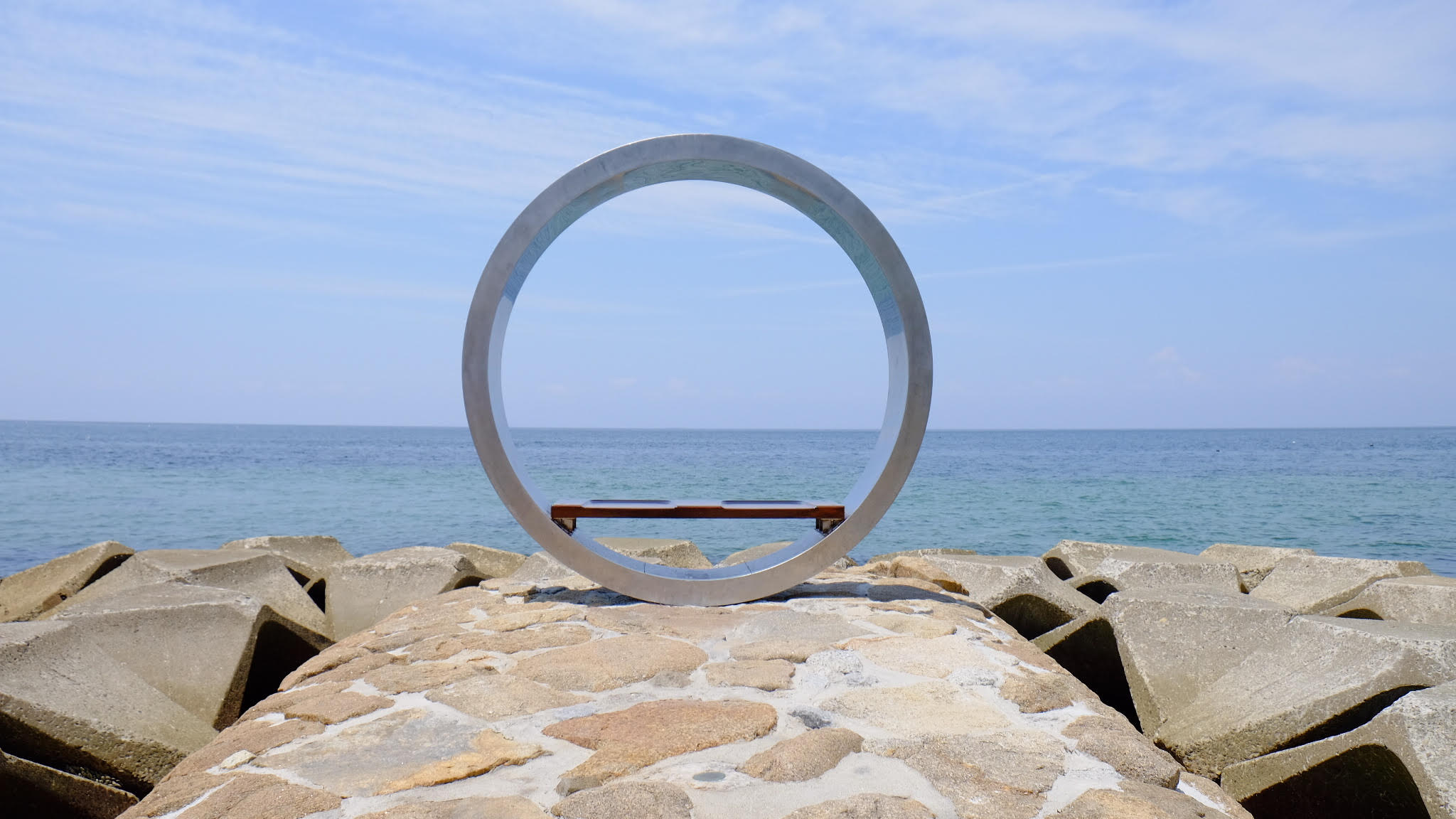 淡路岛的圆形艺术建筑雕铸