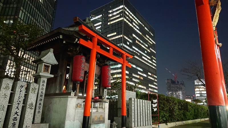 大阪駅前ビルで神社めぐり。夜景も楽しめるパワースポットへ行ってみた！