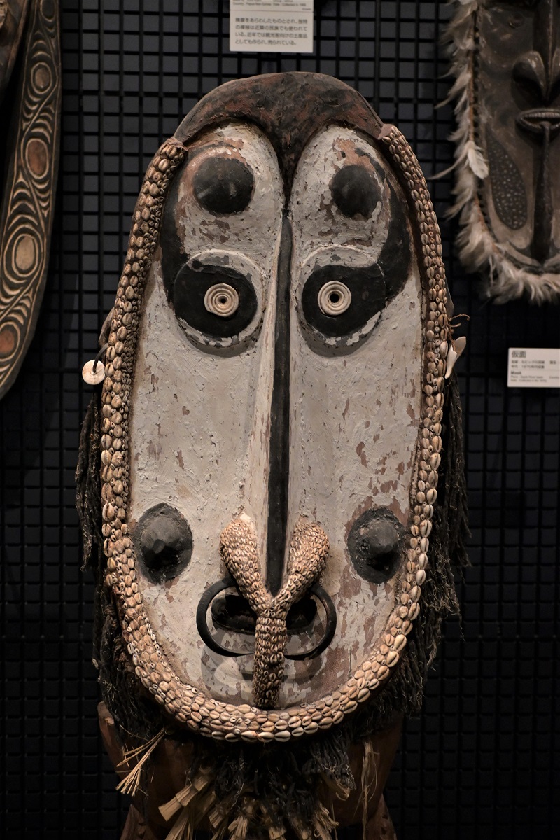 国立民族学博物館に展示されていたオセアニアの世界観を伝える仮面