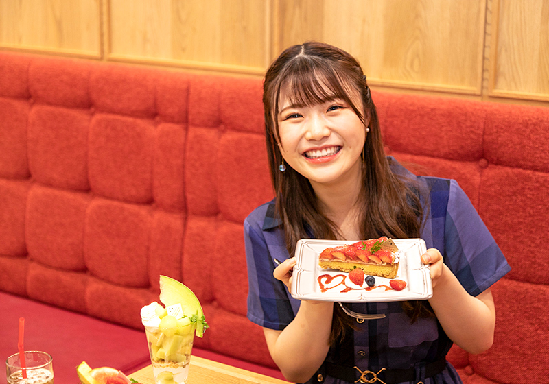 GO・HO・U・BI PARLOR LINKS UMEDA 店のスイーツとNMB48出口結菜