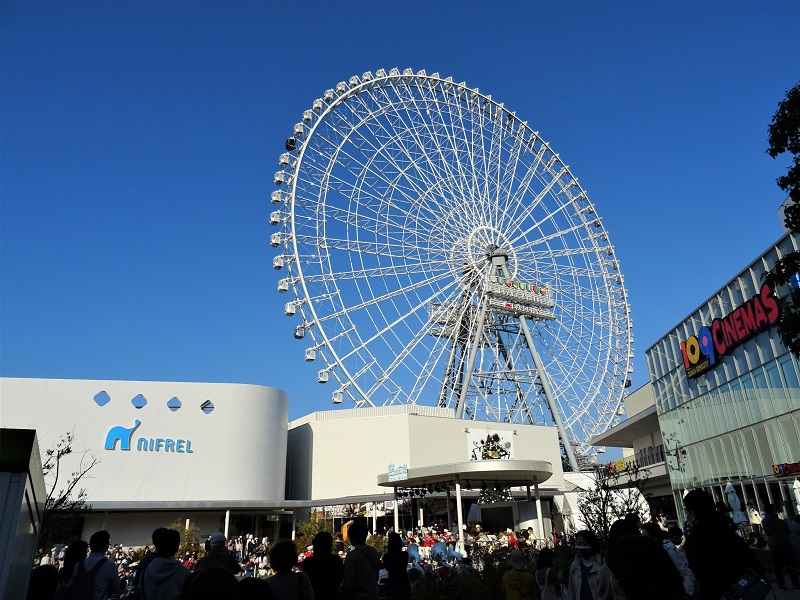 万博記念公園エリアにあるニフレルや観覧車（OSAKA WHEEL）へは大阪モノレールで行けます