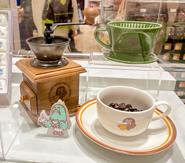 ニンテンドーショップNintendo OSAKAで販売されているどうぶつの森「ATSUMARE DŌBUTSU NO MORI」シリーズの「喫茶ハトの巣」のコーヒーセット