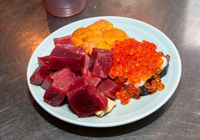 京橋の「居酒屋とよ」の海鮮料理