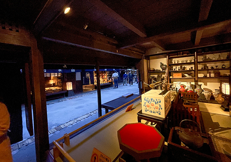 大阪くらしの今昔館の「大坂町三丁目」フロアの商家からの様子