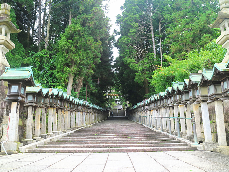宝山寺の石段