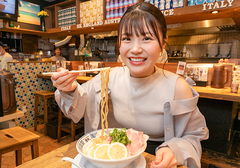 Yuina Deguchi from NMB48 eating ramen at salt specialty shop SiO Style