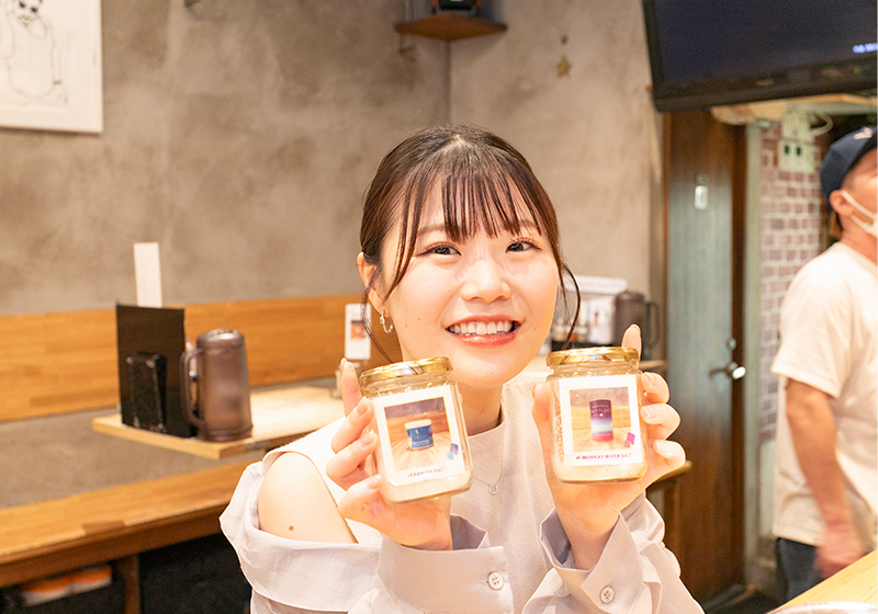 Yuina Deguchi from NMB48 holding specialty salts at ramen restaurant SiO Style