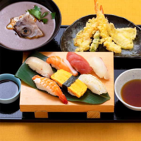 大阪市中央卸売市場の魚河岸たちばなでいただけるお寿司のランチ