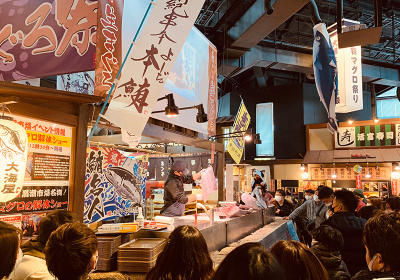 fresh fish at Kuroshio Ichiba Market’s seafood stalls