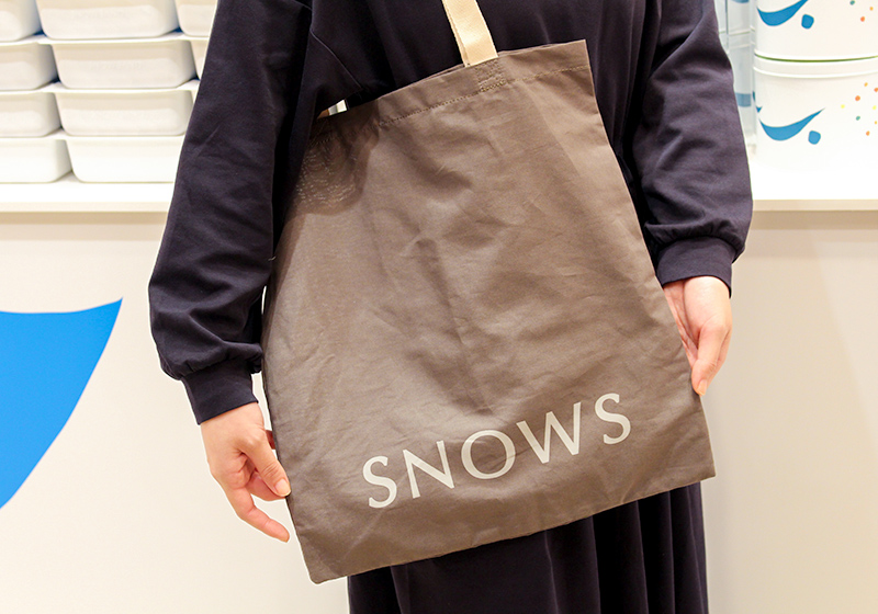 髙島屋大阪店のSNOWSポップアップストアでプレゼントされるオリジナルトートバッグ