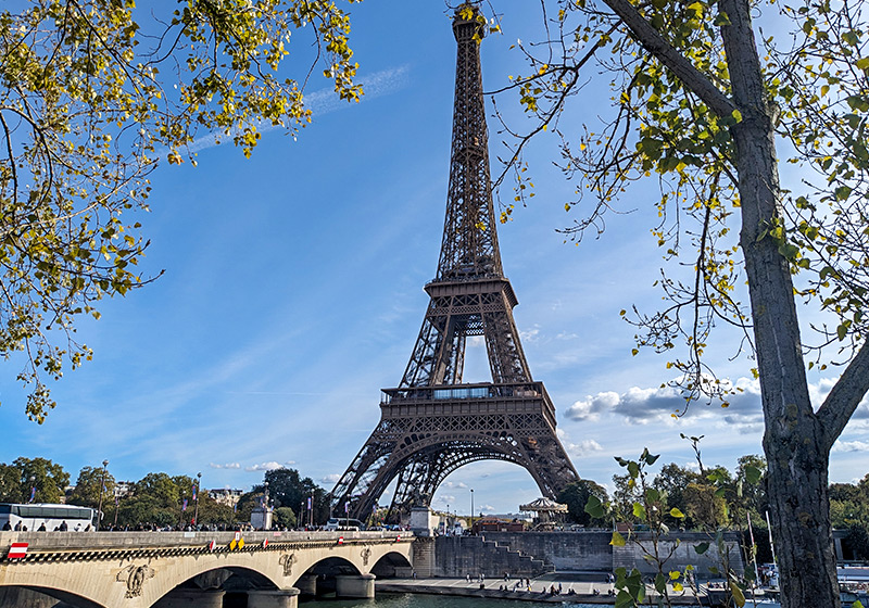 1889年のパリ万博で建造されたエッフェル塔は、今やフランスの象徴に