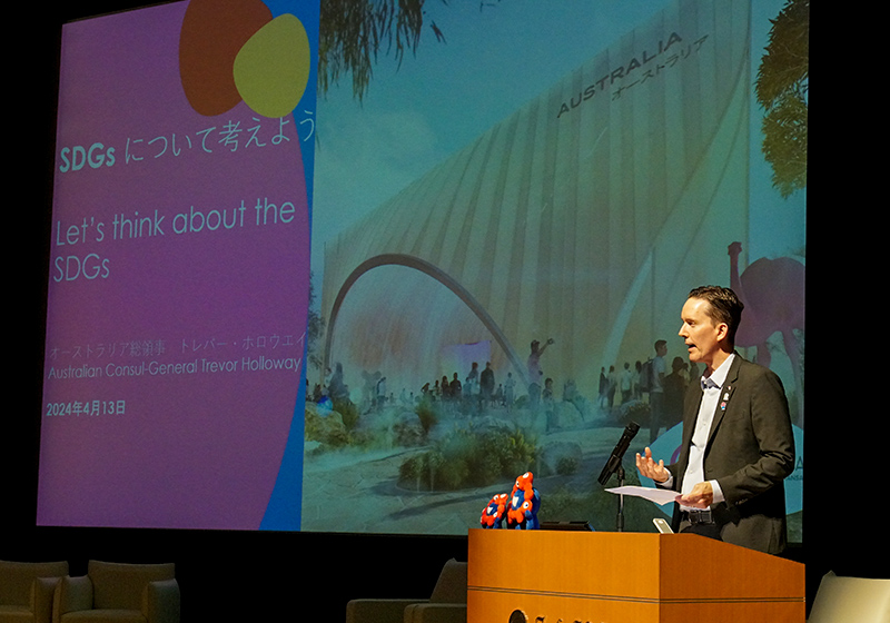 Lecture by Mr. Trevor Holloway, Australian Consul General in Osaka