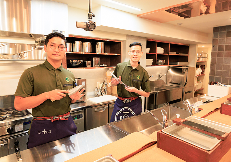 shop staff who can explain care and maintenance for Japanese knives at Sakai Ichimonji Mitsuhide