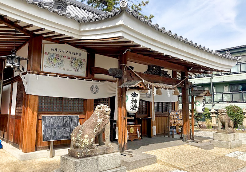 水堂須佐男神社の本殿