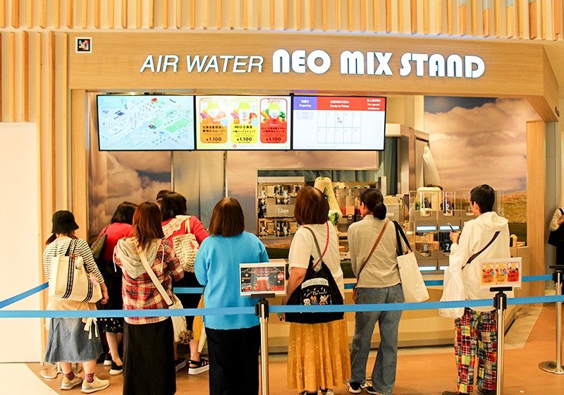 ロボットがドリンクを提供してくれるAIR WATER NEO MIX STAND