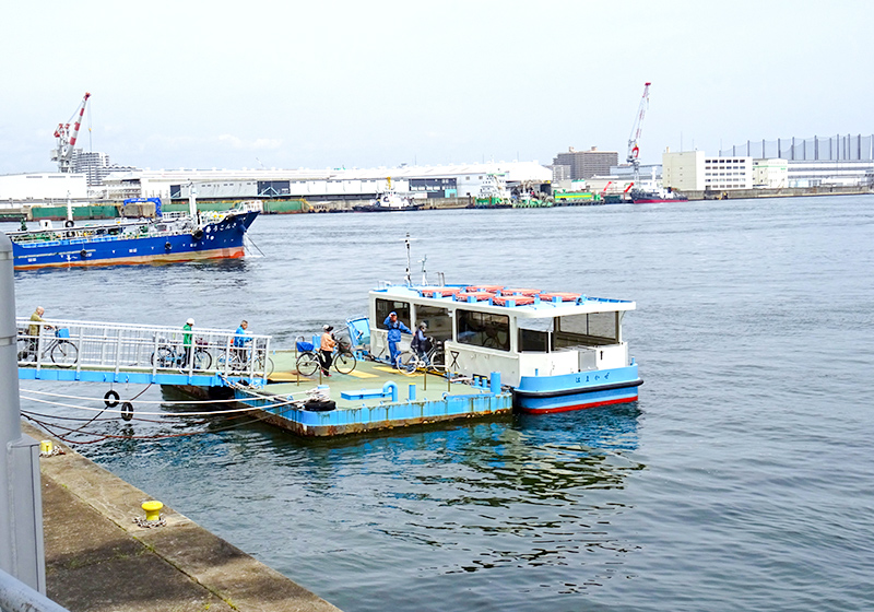道路から見た千歳渡船の乗り場